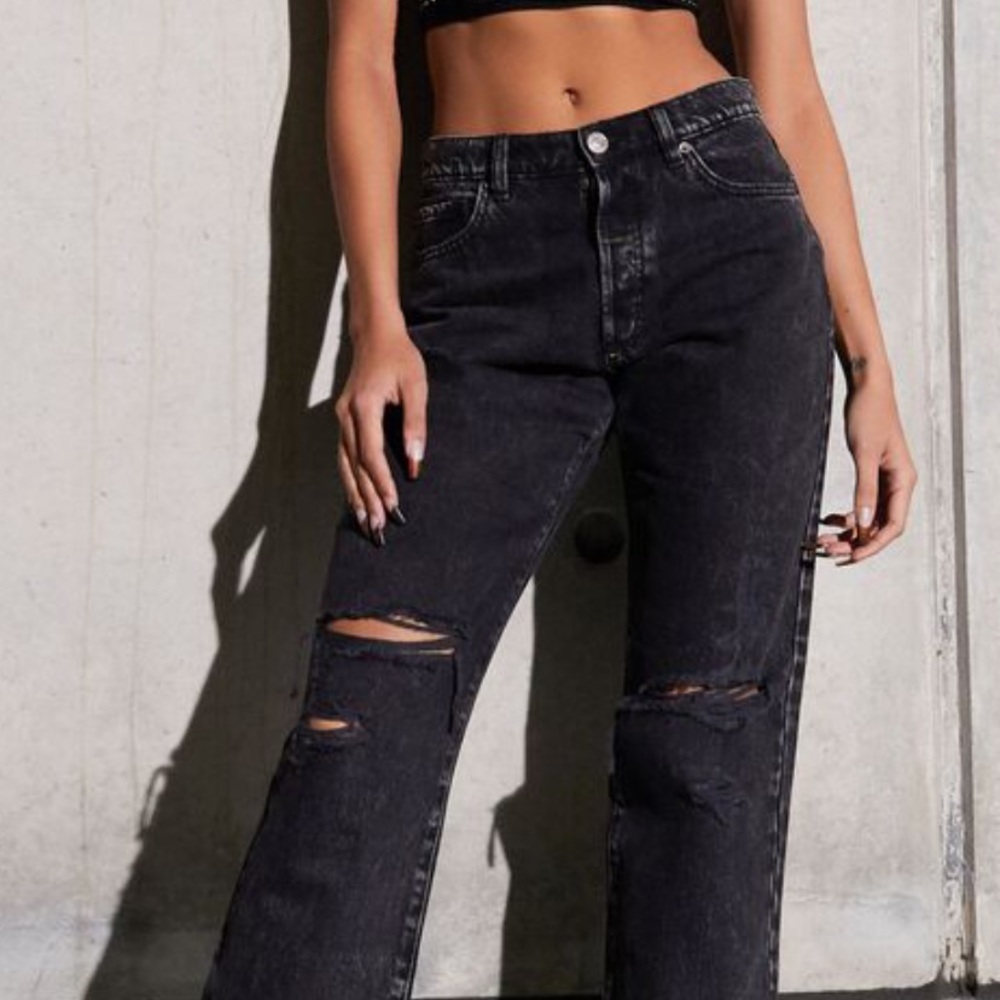 Garage 90s Boyfriend Jeans. Never worn. Tags on.